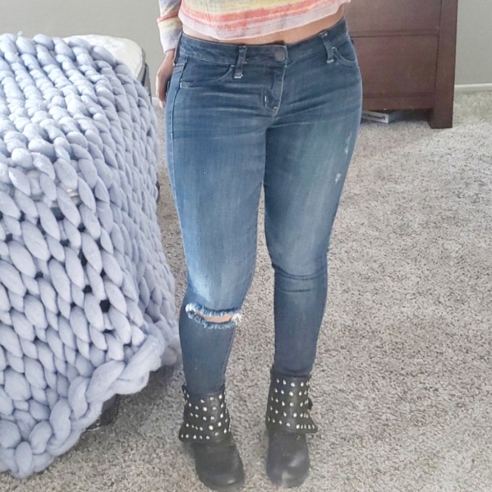 AE American Eagle Stretch Distressed Jegging